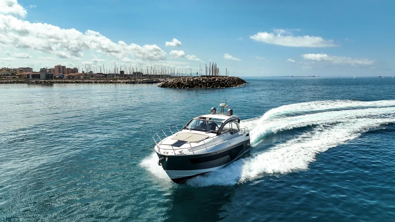 cbluxuryrent-noleggio-yacht-azimut-05