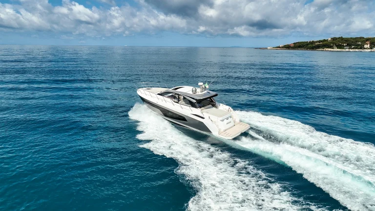 cbluxuryrent-noleggio-yacht-azimut-06