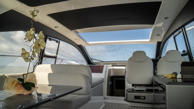 cbluxuryrent-noleggio-yacht-azimut-15